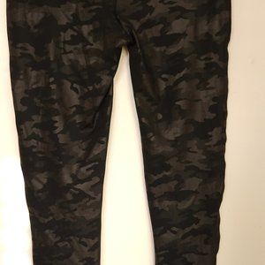 SPANX Faux Leather Camo Leggings size XL